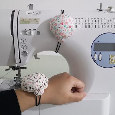 欧美缝纫机针插两用针扎多功能手腕针垫十字绣工具 E201-2