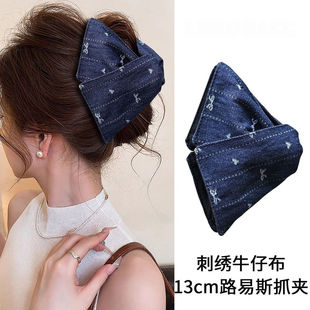 刺绣牛仔布三角赫本抓夹女2025新款 高级感发夹后脑勺盘发鲨鱼发饰