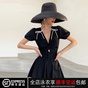 金珠20b21新款泳衣女夏连体保守显瘦遮肚仙气小胸学生海边游泳衣