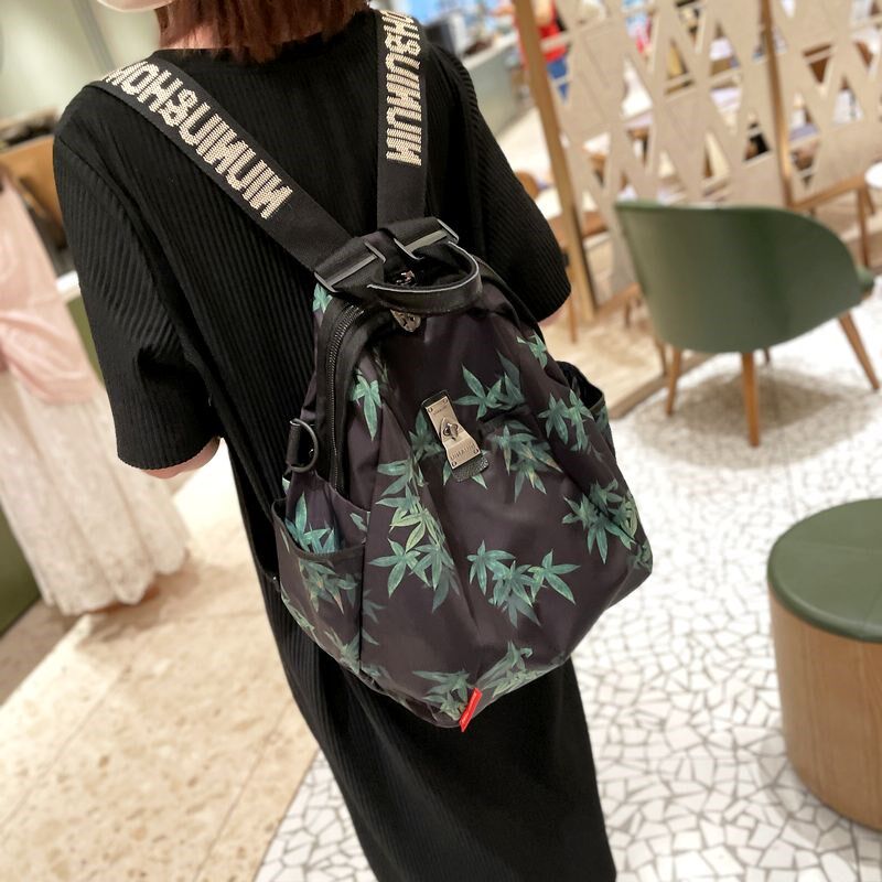 秋冬洋气轻便旅游双肩包女2024新款时尚女士背包牛津布休闲旅行包