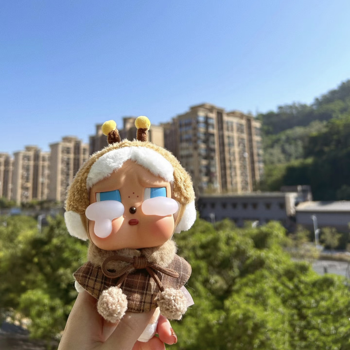 泡泡玛特哭娃CRYBABY眼泪工厂系列搪胶盲盒装扮潮流挂件diy娃衣