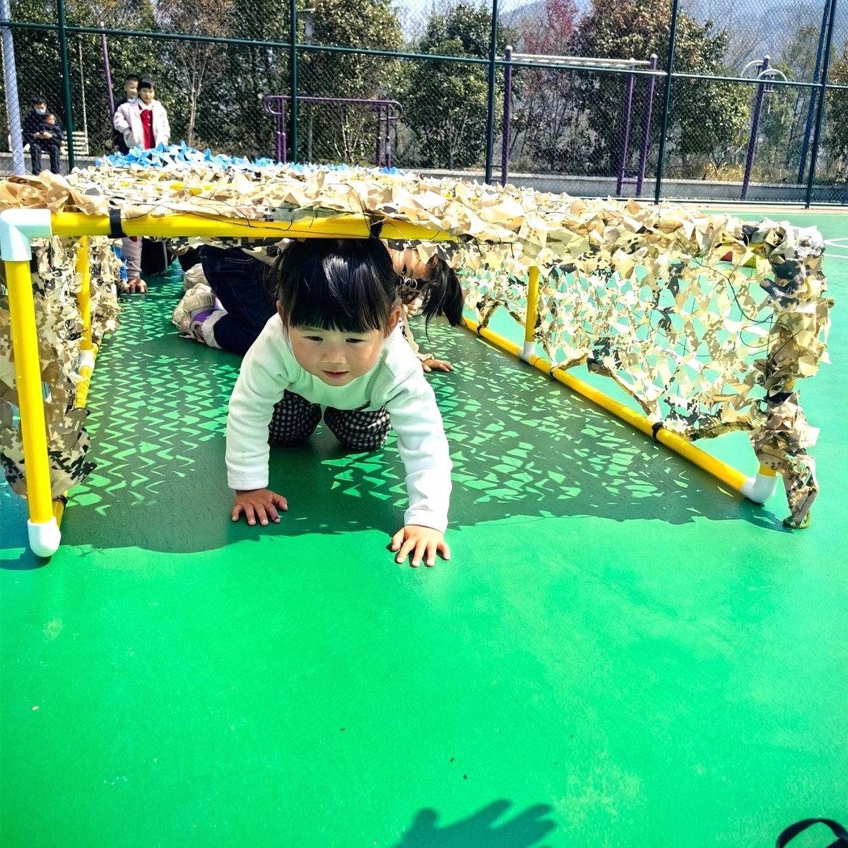 幼儿园感统器材匍匐前进网爬钻洞智能体能训练室外运动匍匐前进