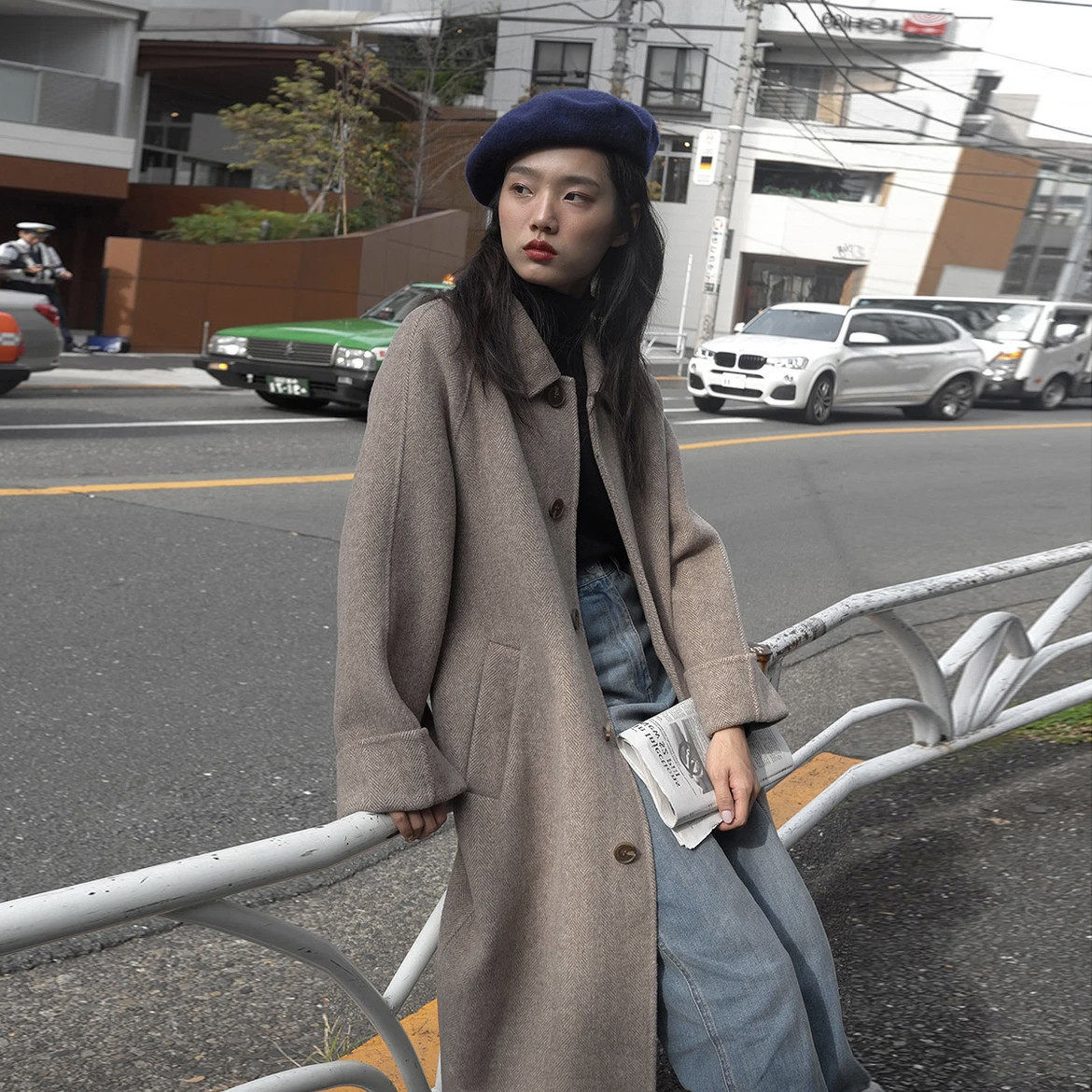 人字纹呢子大衣女秋冬毛呢2023新款赫本风小个子韩系冬天加厚