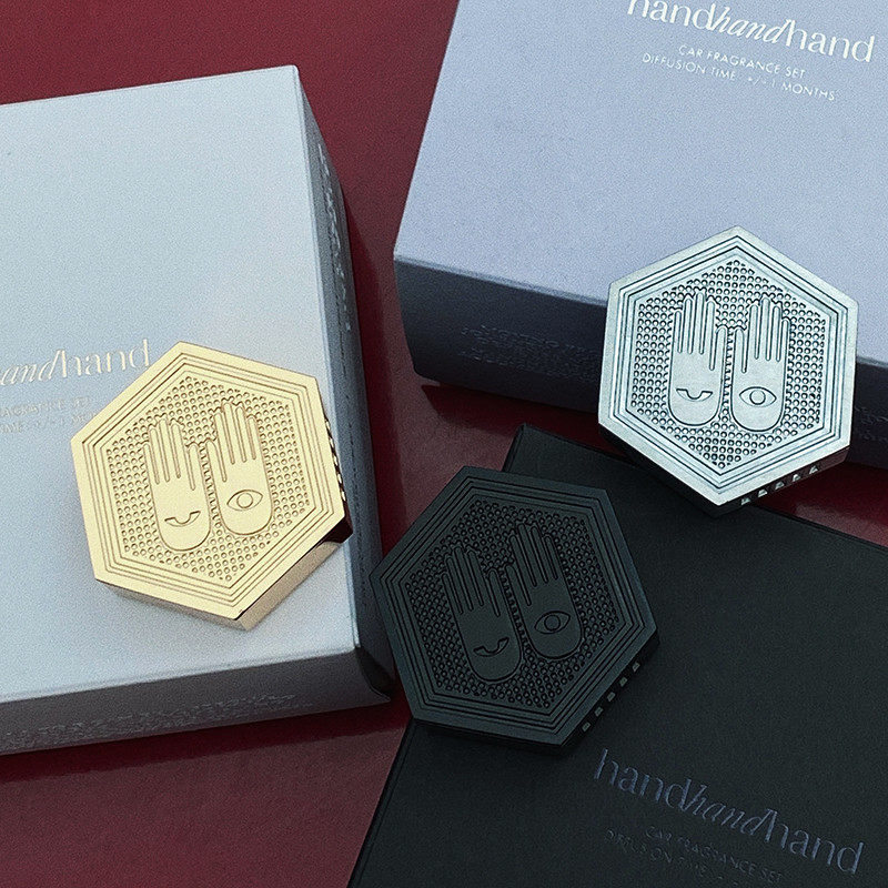 handhandhand车载香薰出风口挂件金属风红茶檀木质烟灰岩兰草正品