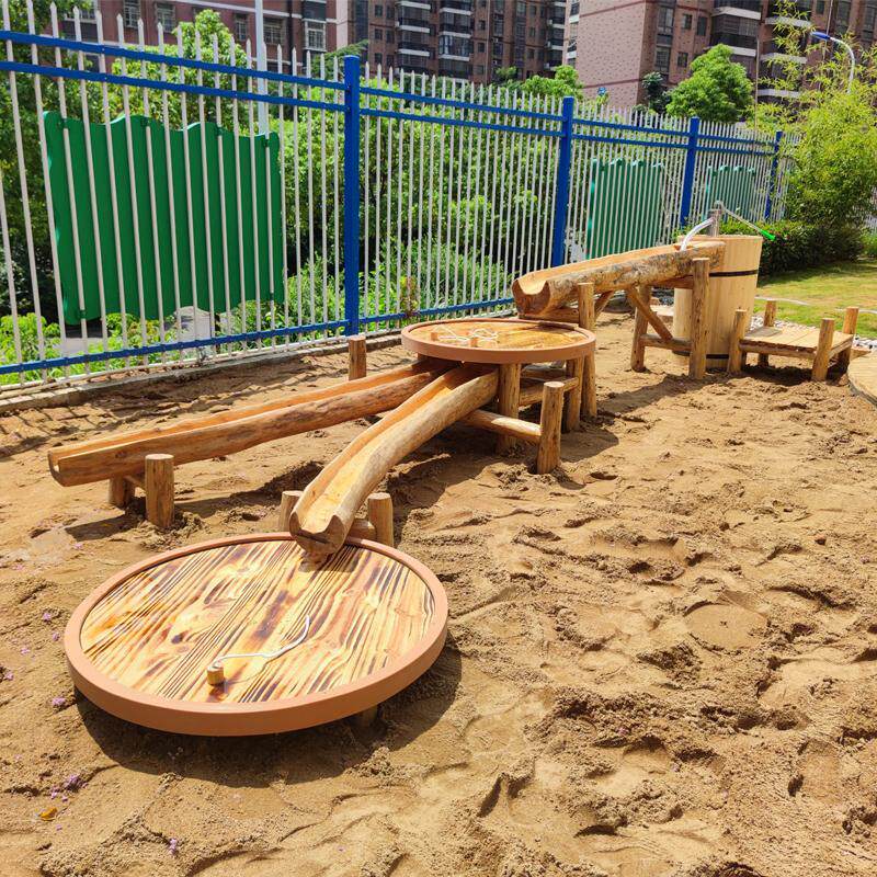 幼儿园游乐区沙水三段组重力轨三段式防腐木沙坑材料户外沙池玩具