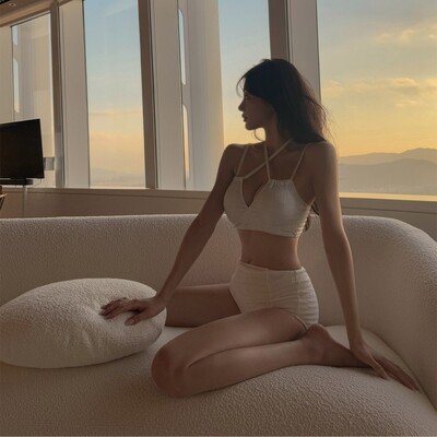 推荐韩国2025新款爆款白色吊带泳衣女高腰纯色比基尼绝美性感泡温
