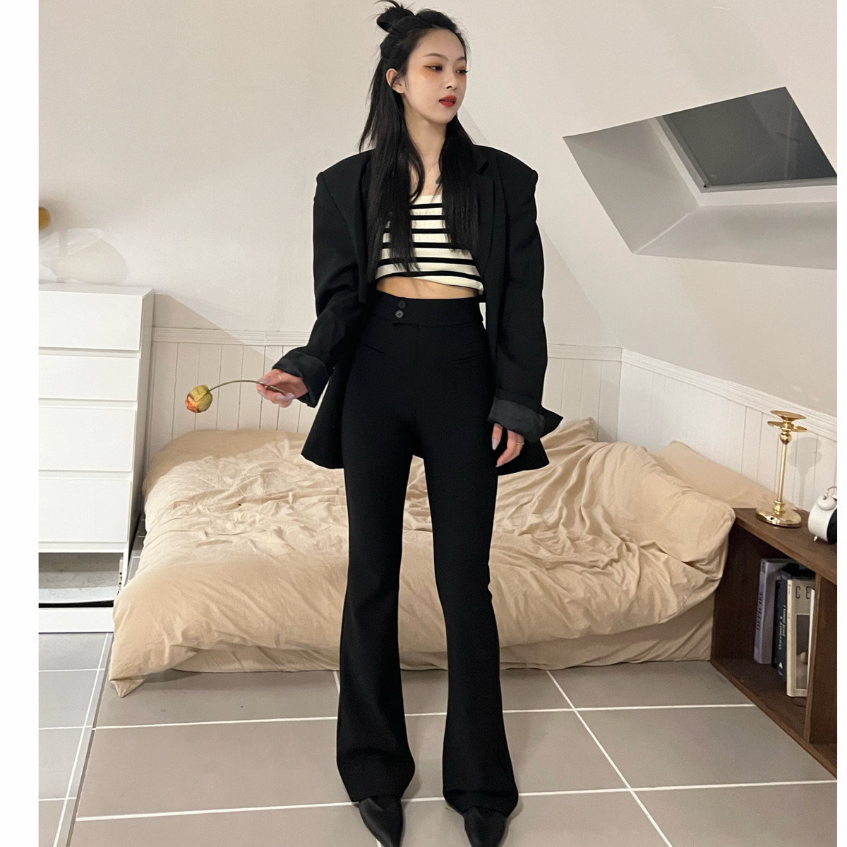 小黑裤显瘦裤女2022年秋冬新款弹力百搭微喇叭长裤