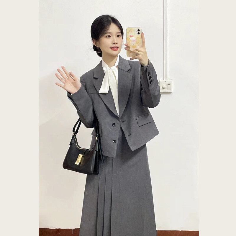 灰色套装女春秋新款面试通勤正装小个子百褶裙两件套