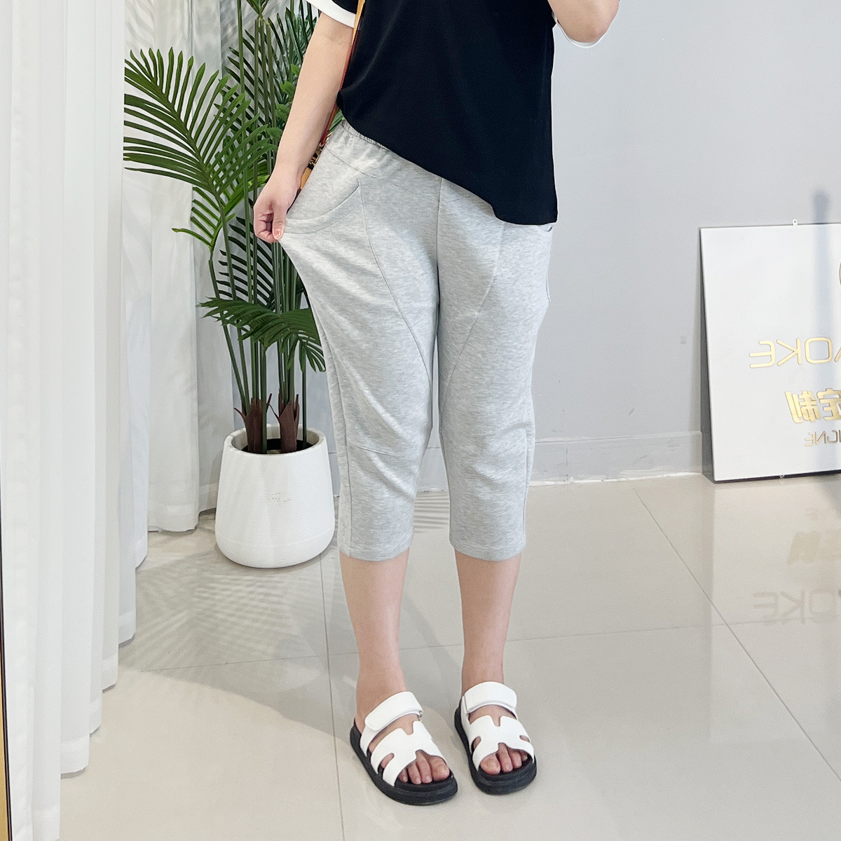 大码运动松紧腰空气层夏季胖mm七分裤宽松显瘦遮肉女裤