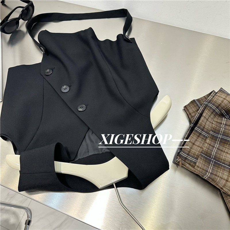 设计感短款小众黑色马甲女夏季外穿V领显瘦叠穿外搭
