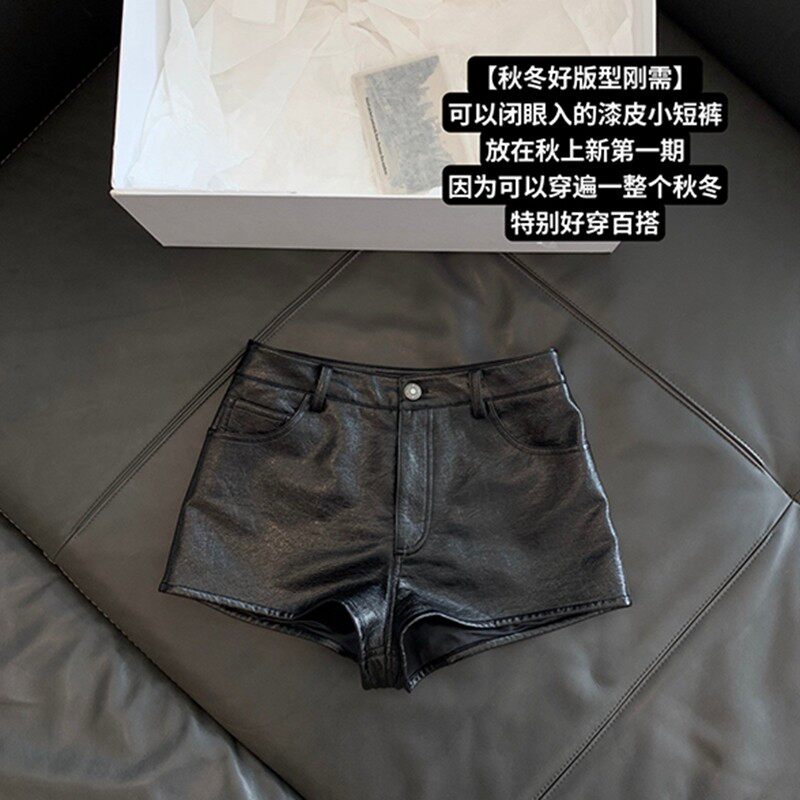 【秋冬好版型刚需】百搭黑色漆皮休闲直筒显瘦皮热裤