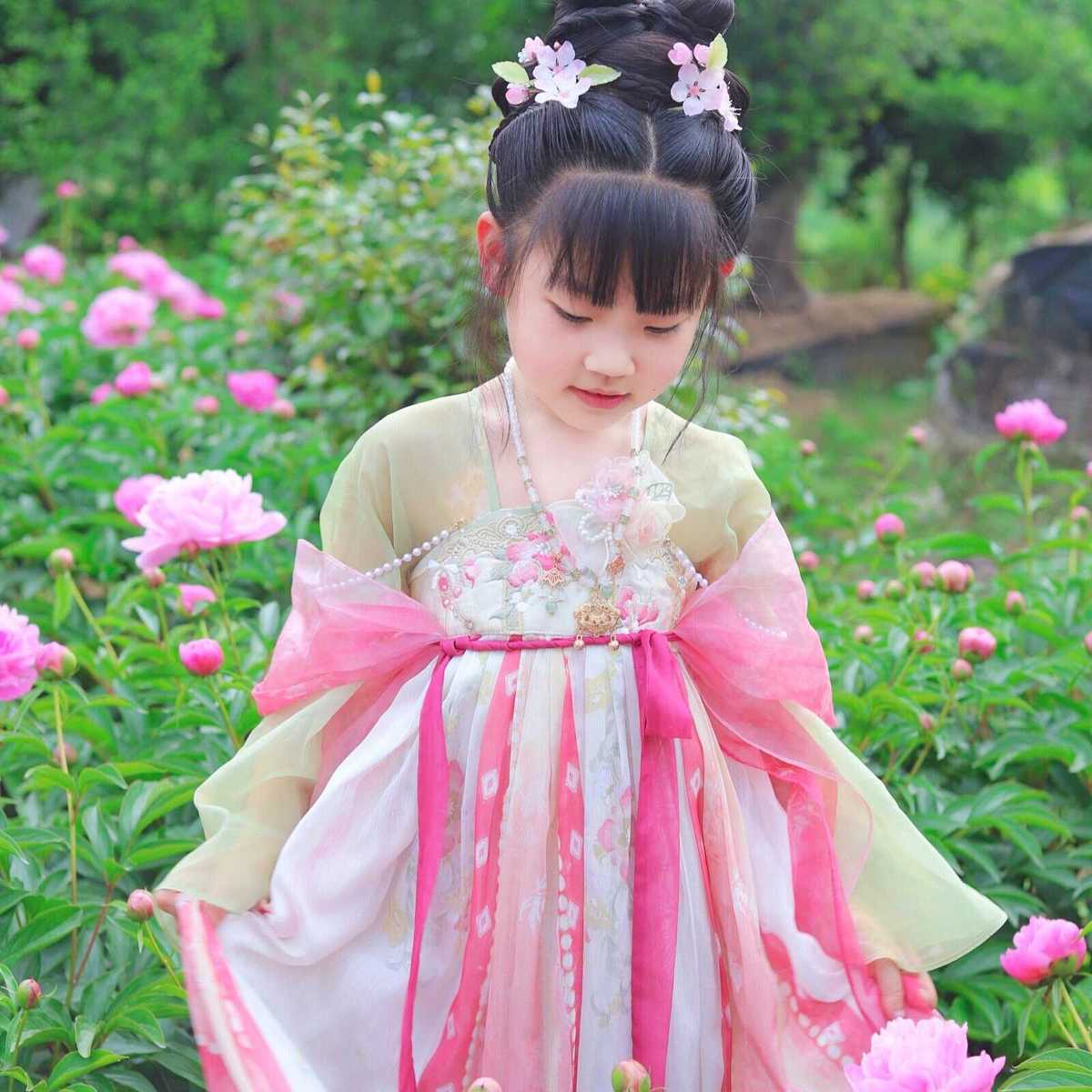 儿童小豆蔻儿夏日刺绣齐胸绣花渐变色花晨襦裙