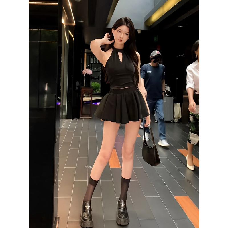 多巴胺韩系辣妹带胸垫挂脖气质显瘦蓬蓬裙裤套装