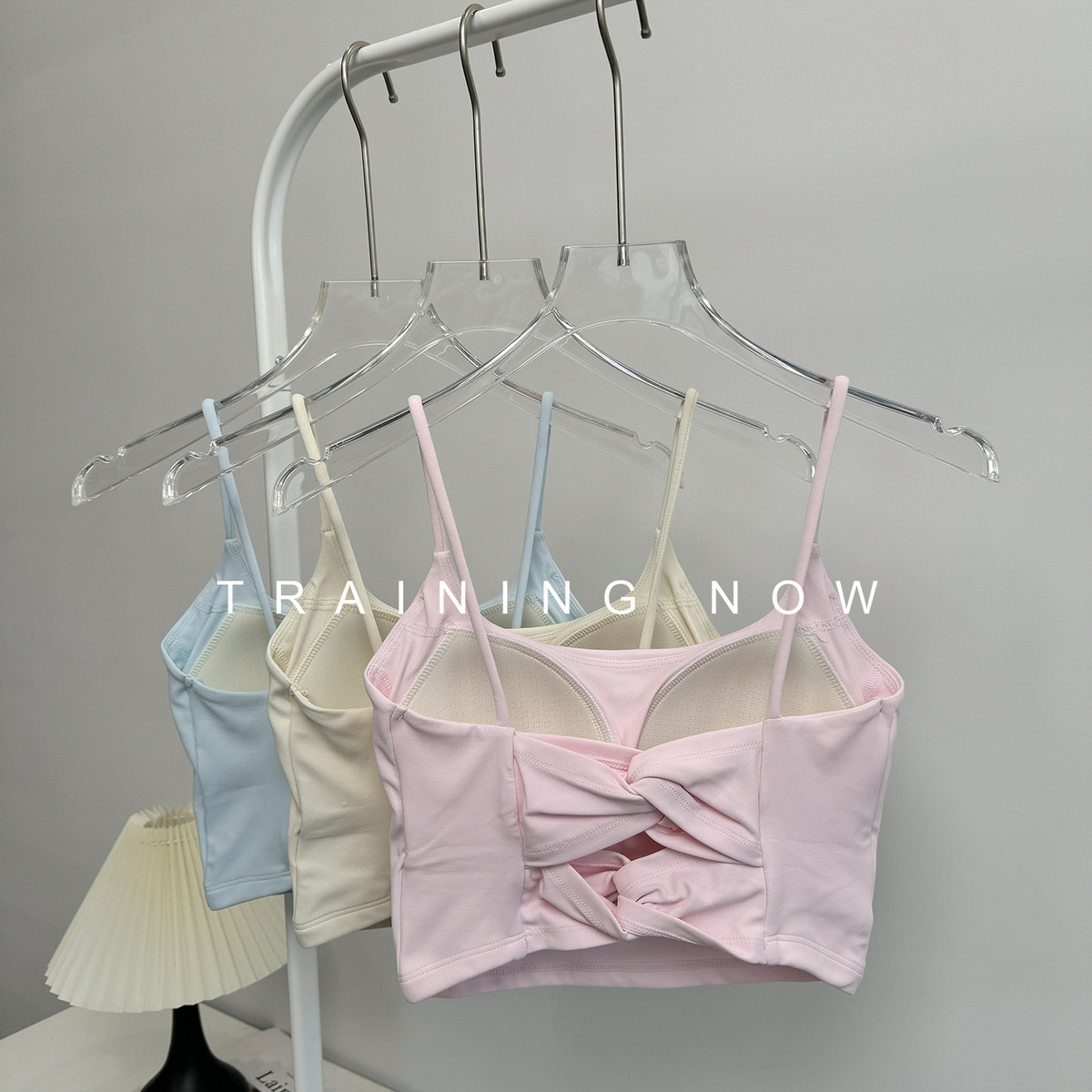 速发高货一体式运动内衣女夏季扭结性感美背瑜伽训练文胸跑步健身