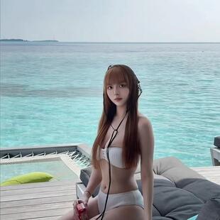 推荐 泳衣女士绝美高级感抹胸比基尼暴漏挂脖高腰海边 欧美2025新款