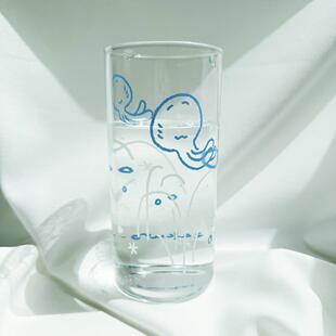 石榴zakuro 原创插画小张喷泉透明耐热玻璃杯直筒杯果汁牛奶杯AI