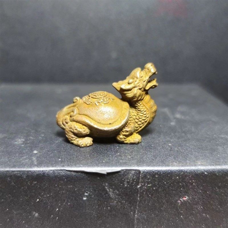 纯铜霸下瑞兽法防龙龟桌面摆件纯黄铜茶宠玄武文房镇纸手把件