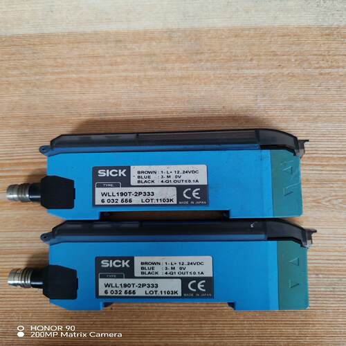 西克光纤放大器  WLL190T-2P333（2个）~询价