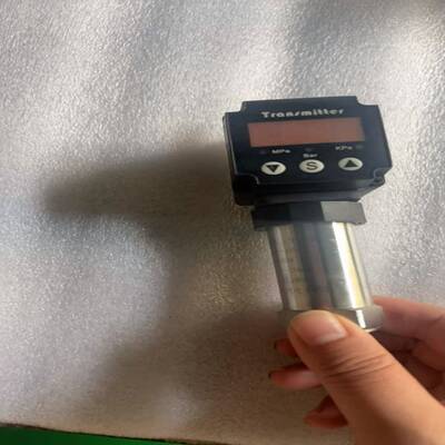 南京东测工业压力变送器，型号PT300，量程0-10bar，~议价