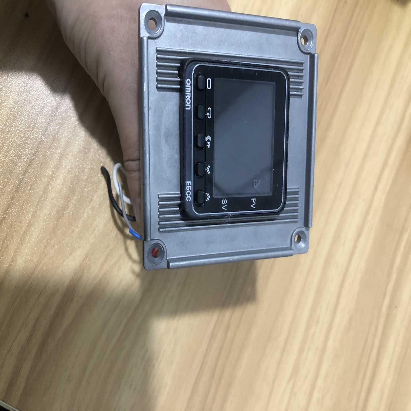 询价温控仪E5CC-QX2ASM-0001，件，成色如
