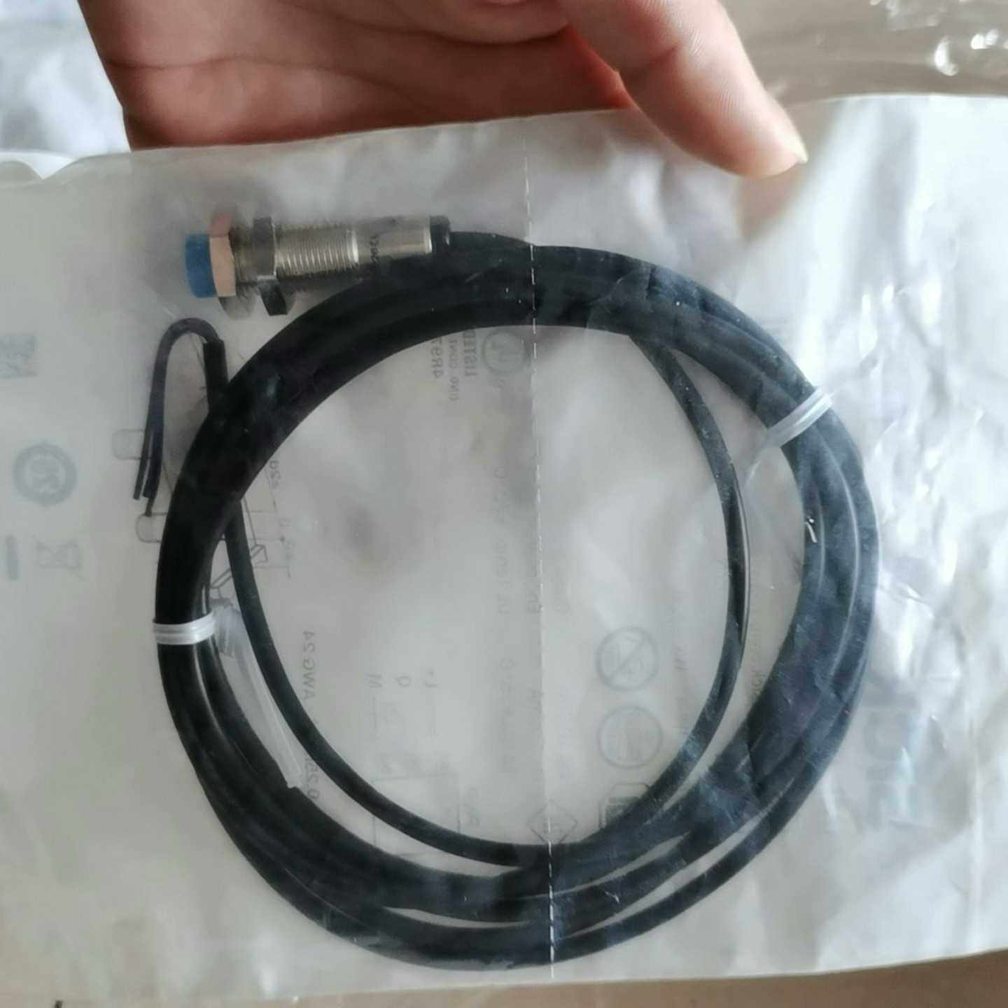 施耐德PLC TM241C24T TM3DQ8R~议价