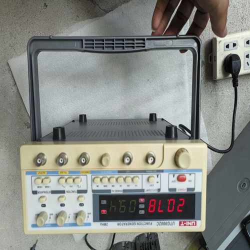 【星慕电子】优利德UTG9002C单通道函数/任意波形发生器信号