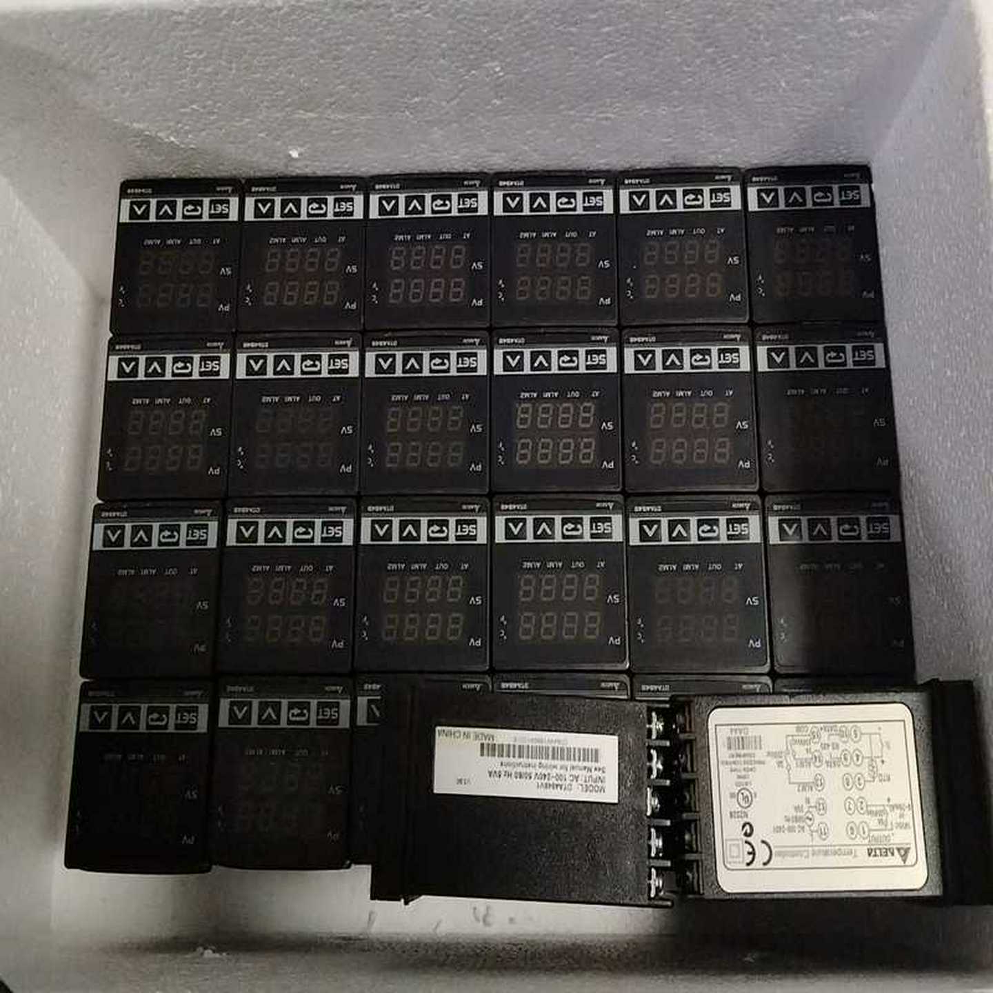 询价~KTP900触摸屏内显示屏，不是触摸屏，是