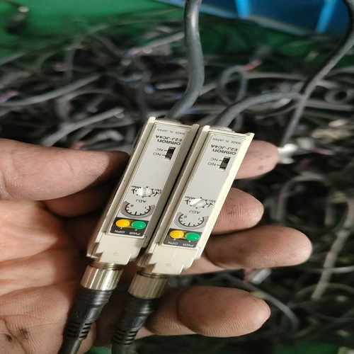 (询价)光电开关E2J-JC4A