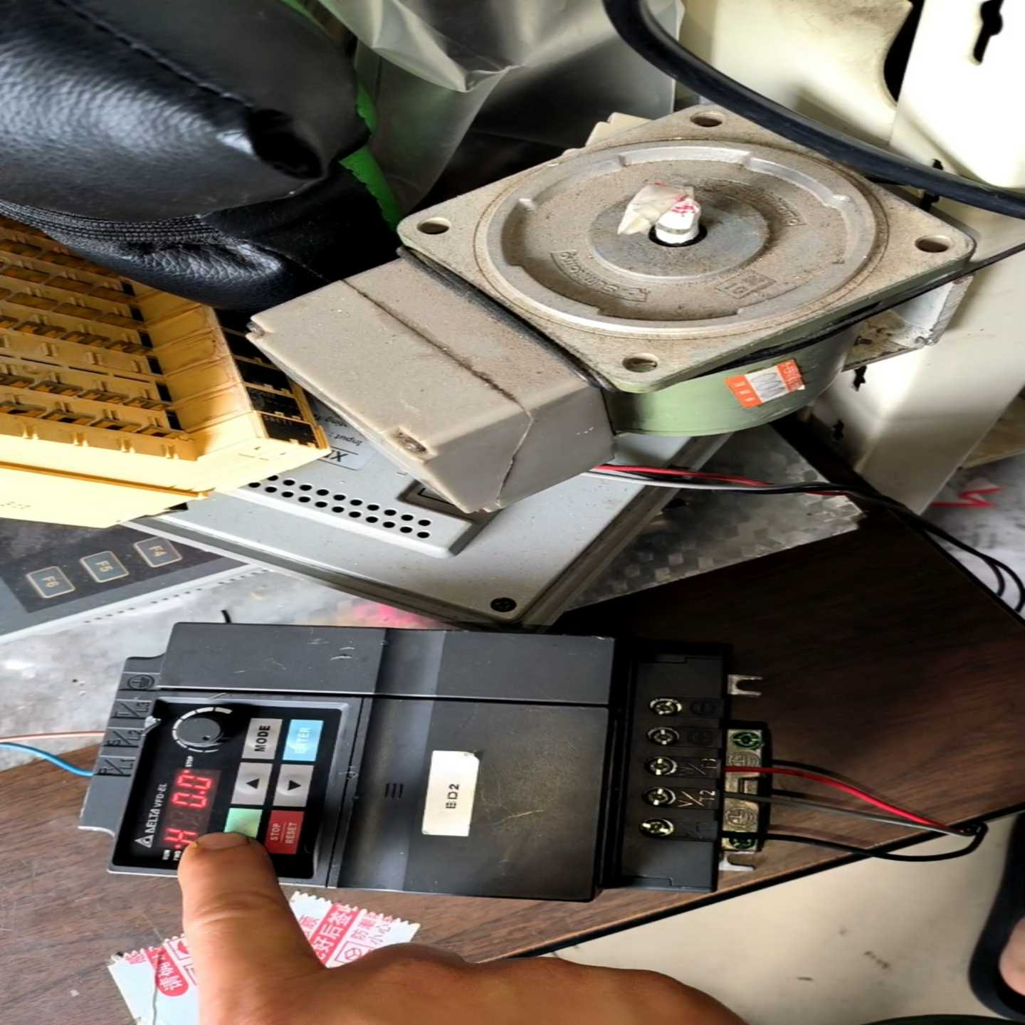 台达220V 变频器。台达VFD015EL21A~询价