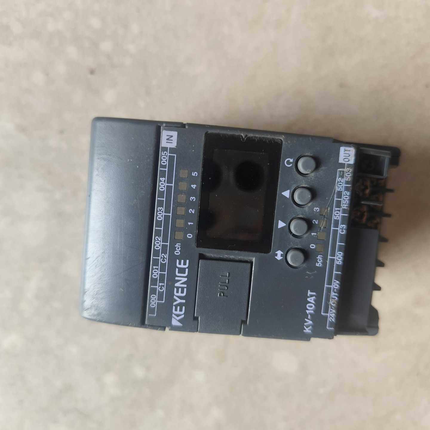 基恩士KEYENCEKV-10AT实物如图功能正常成色如图