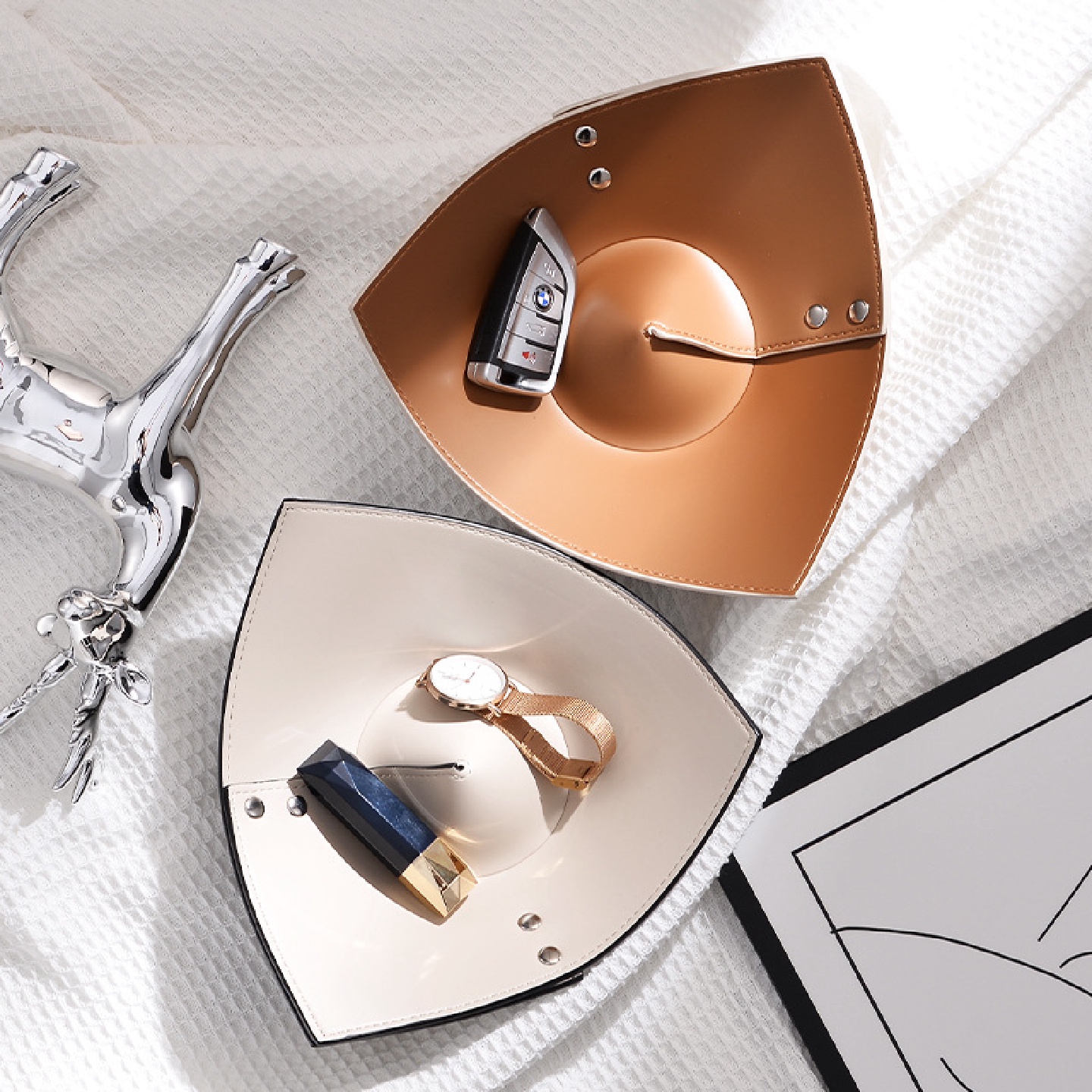 皮质桌面杂物遥控器置物盘玄关钥匙托盘梳妆台高级感化妆品收纳盒