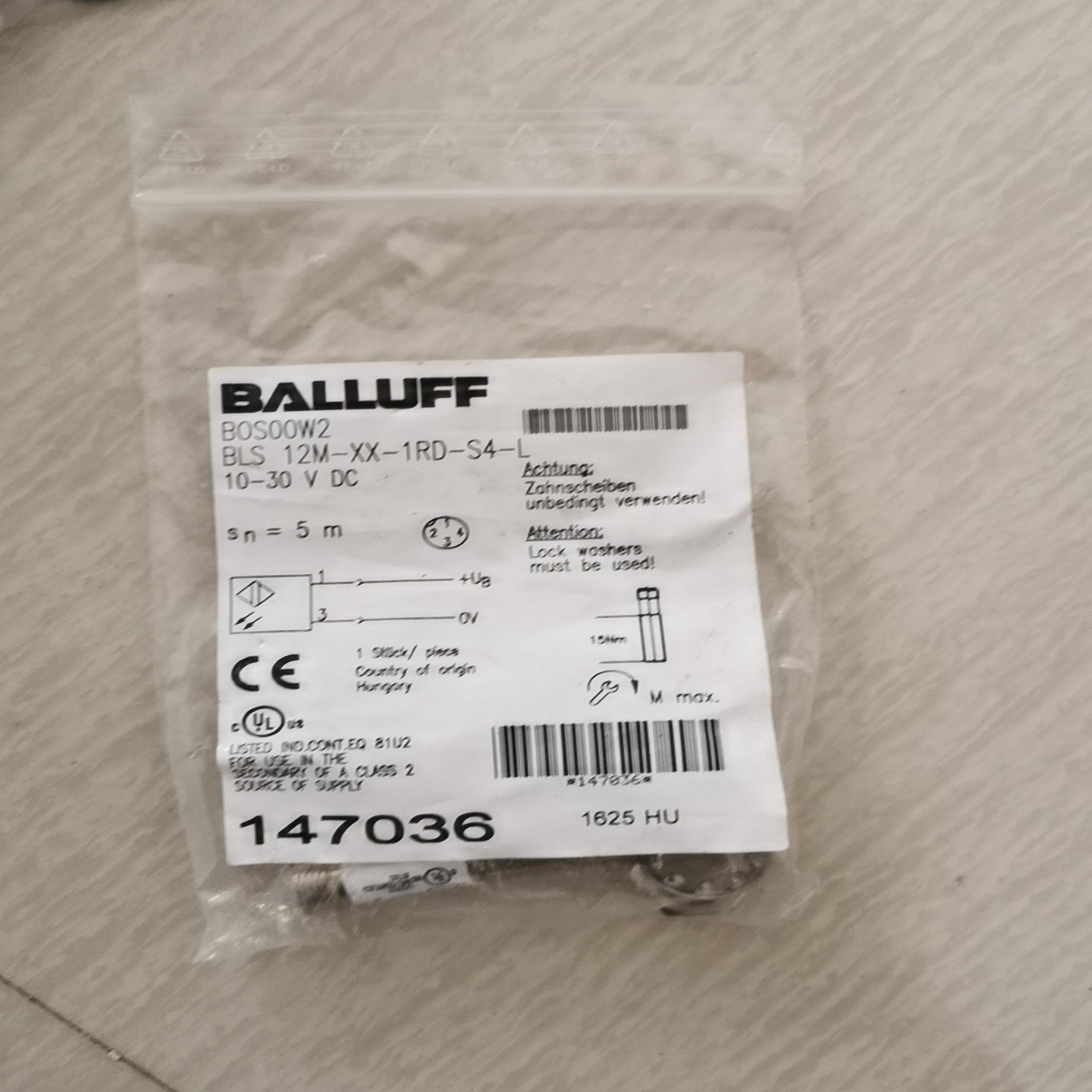 巴鲁夫BOS00W2对射型传感器，有12个{议价}