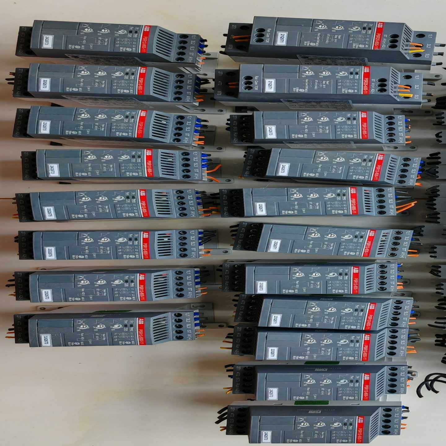 ABB PSR12-600-11软启动器，成色好，现货2{议价}