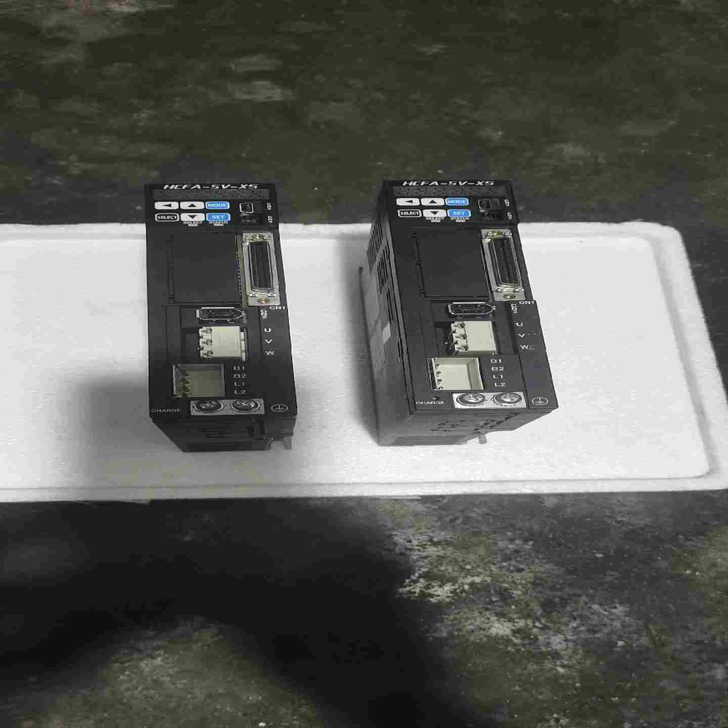 议价禾川三协驱动器   X5DA10A-11  100W  缺U