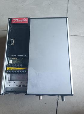 丹佛斯变频器VLT5004功能正常实物如图