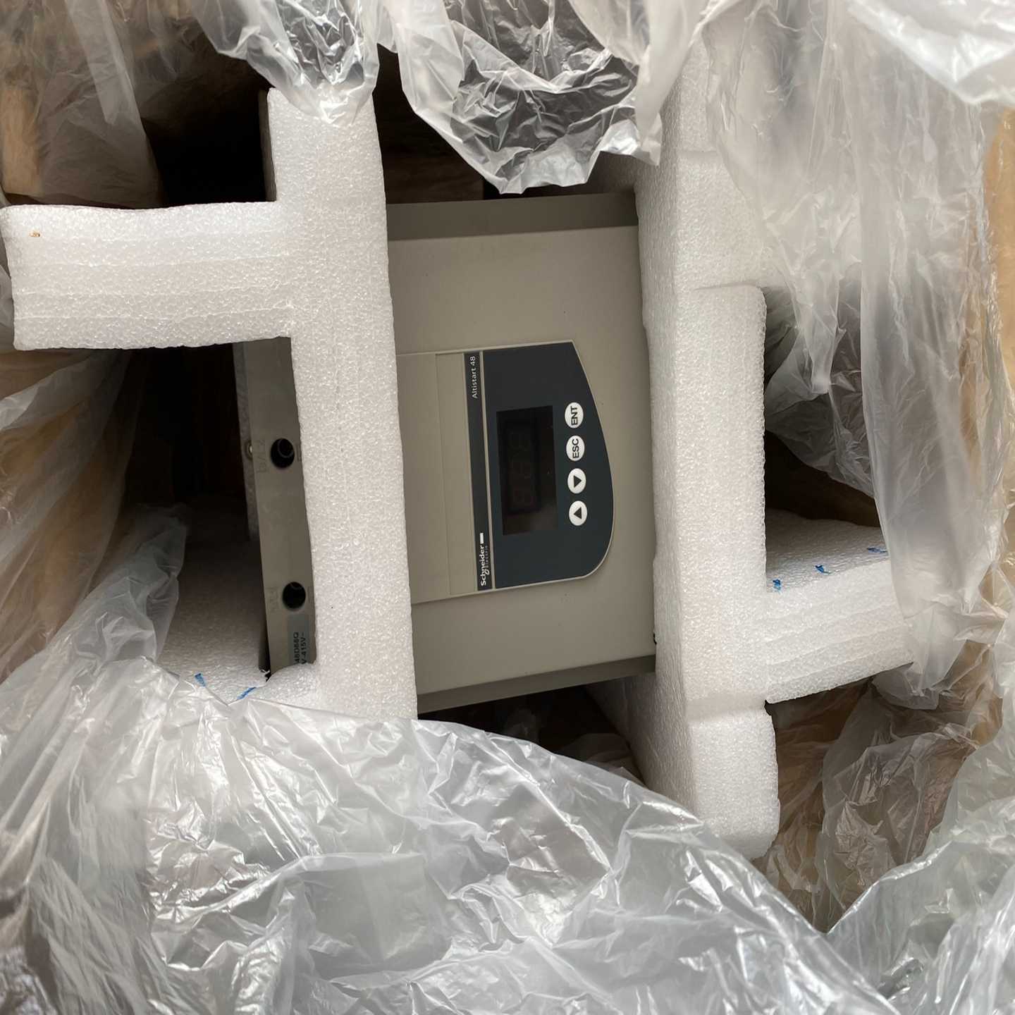 软启动器ATS48D88Q带包装45KW询价