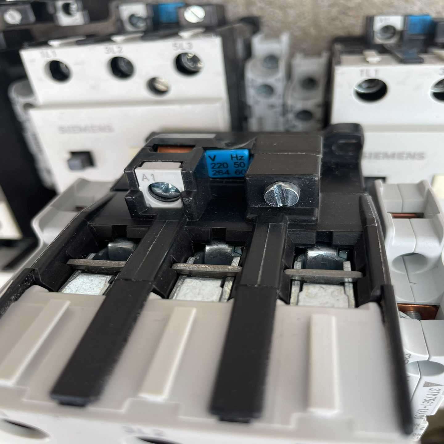 询价~施耐德直流微型断路器C65H-DC 2P C4A   订货号