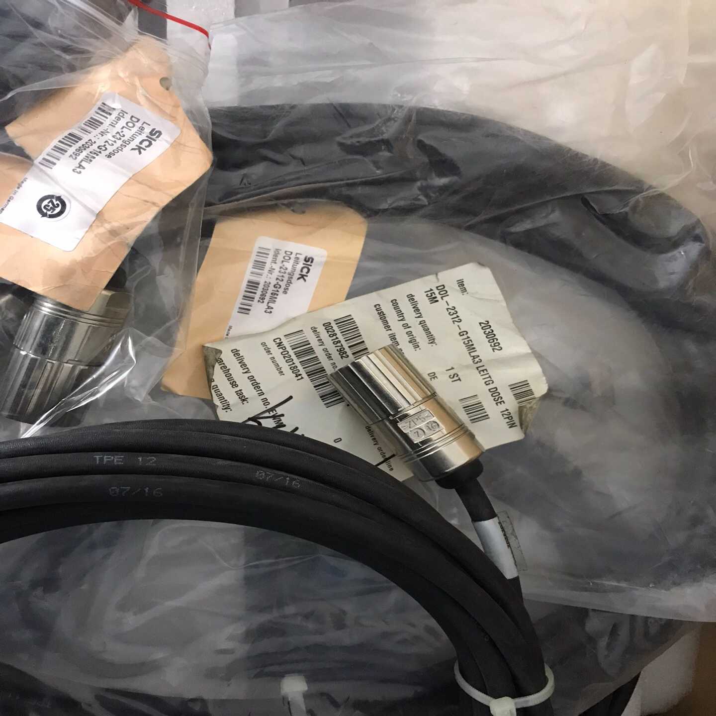 西克连接线 DOL-2312-G15MLA3。产品号：203【侨报商行】