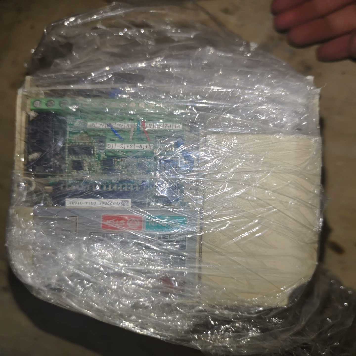 安川V1000系列变频器CIMR-VB4A0007BBA 3（电子设备）