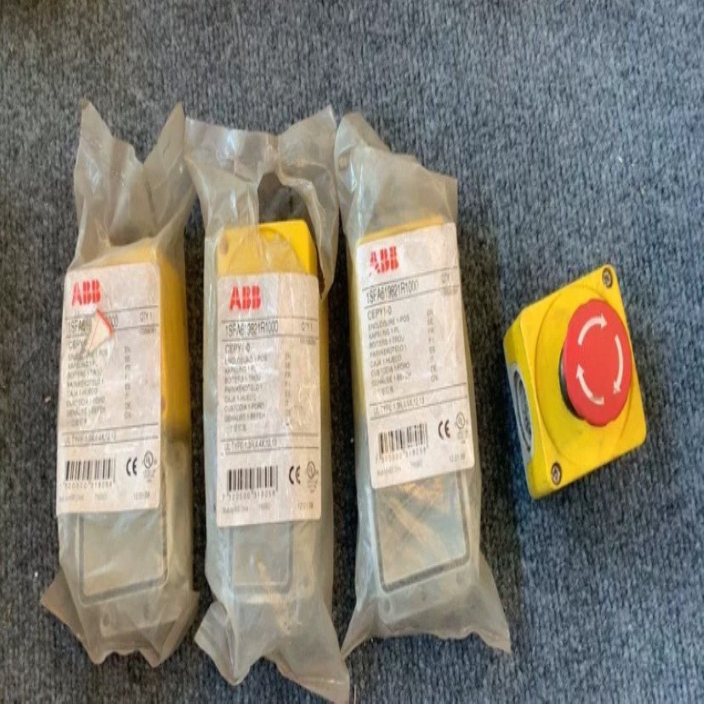 【请询价】正品ABB按钮盒CEPY1-0塑料开关按钮盒NP2-J174