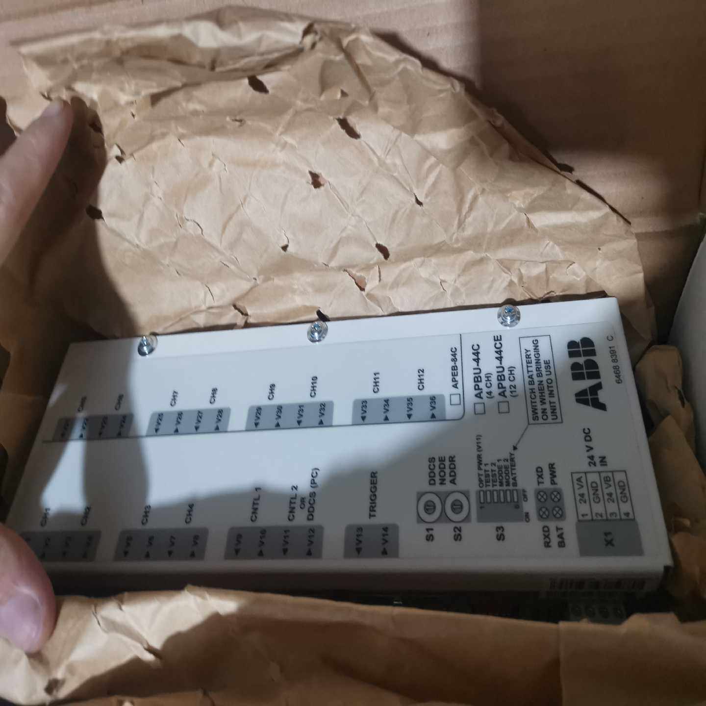 询价~APBU-44C带包ABB光纤分配板APBU-44C图片