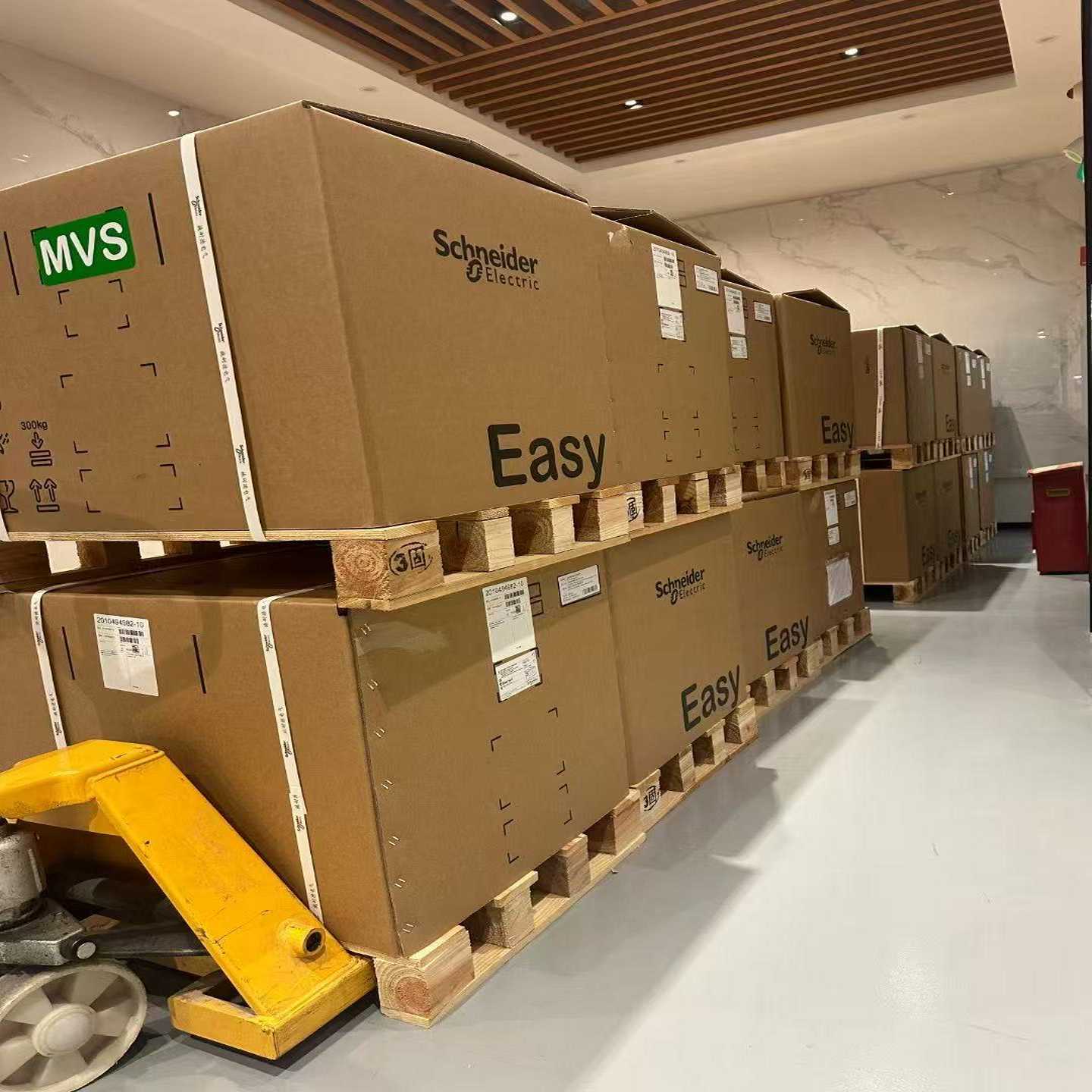 询价~施耐德变频器ATV930D55N4C