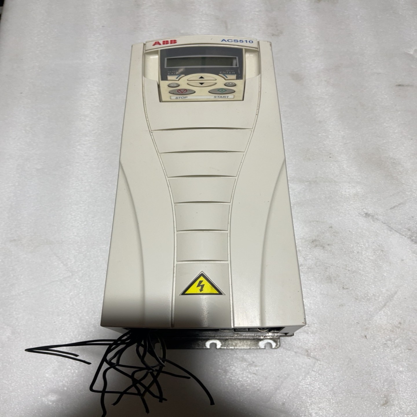 变频器ACS510-01-017A-4一台7.5kw询价