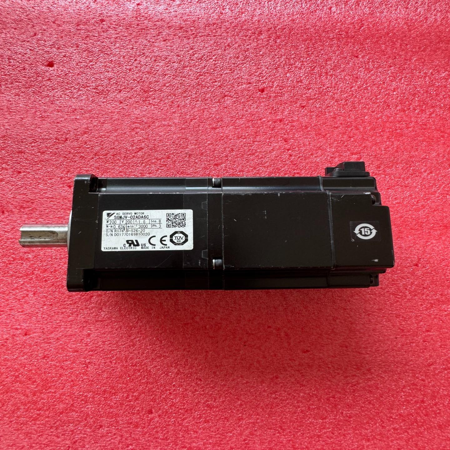 安川电机SGMJV-02ADA6C.200W，成色如图所示，询价
