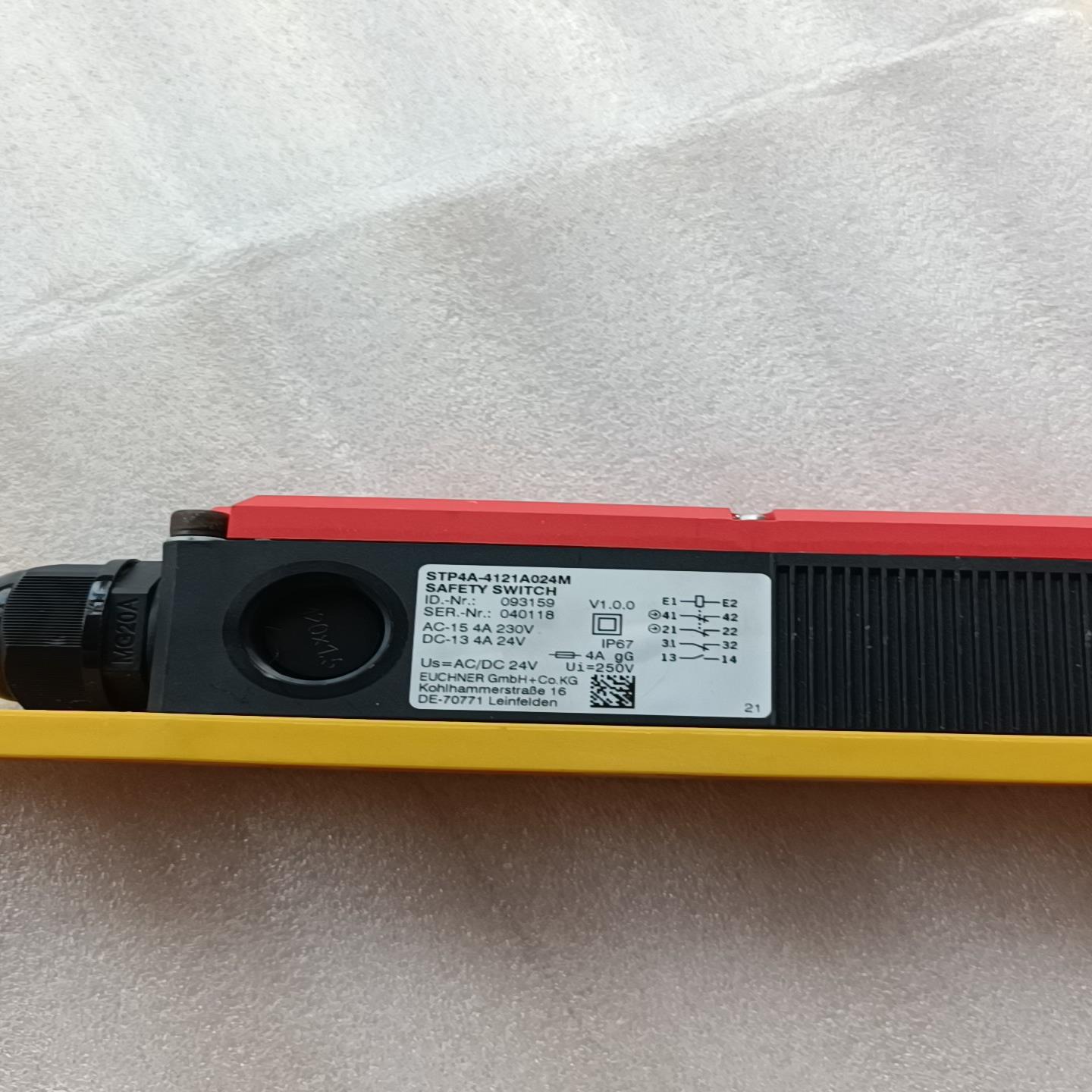 EUCHNER STP4A-4121A024M 093159（砌墙设备）