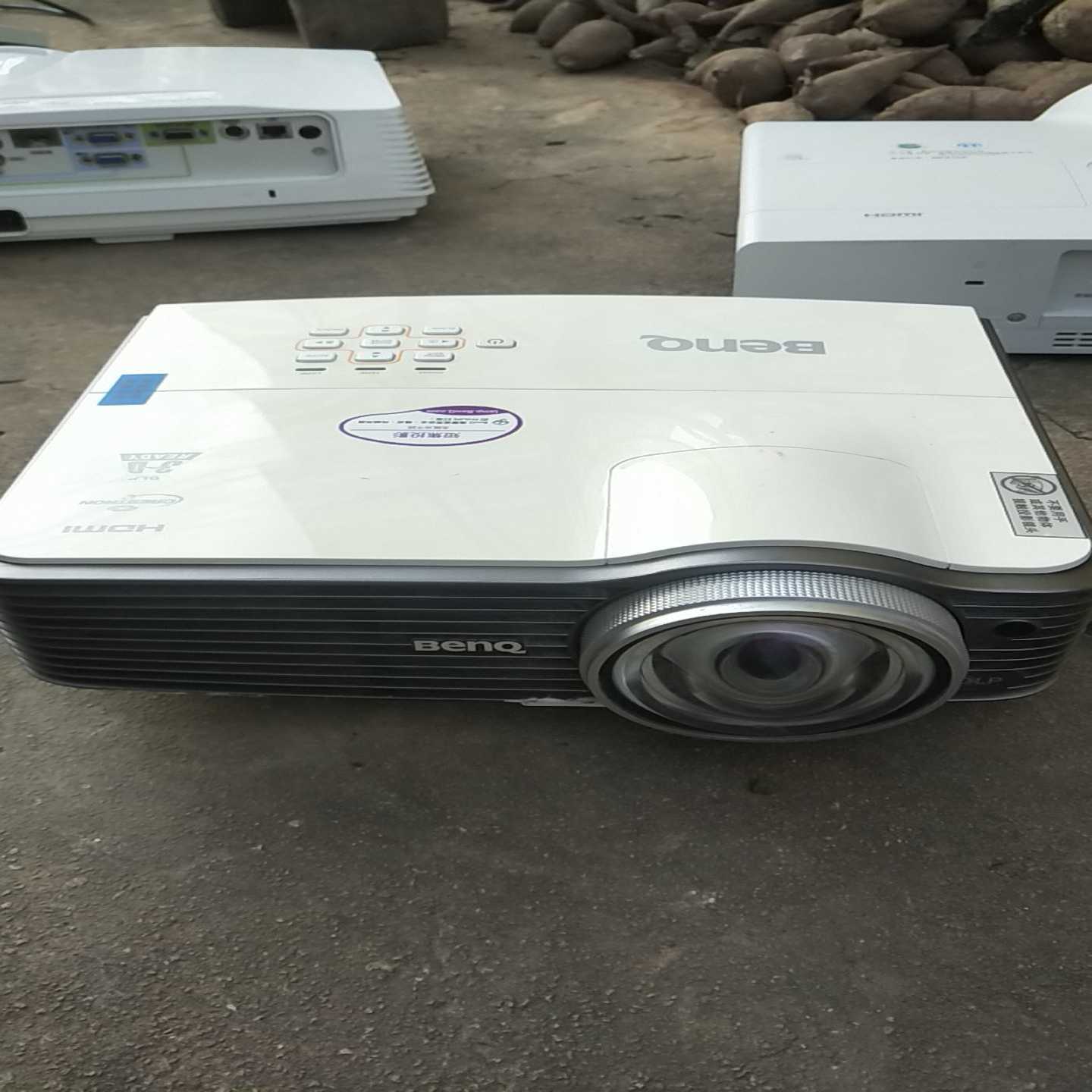 明基短距离数码投影机，型号MX762ST，有七八成新，无维修--议价
