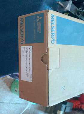 室内温湿度传感器QFA3171D带显示。包装盒泛黄，如询价