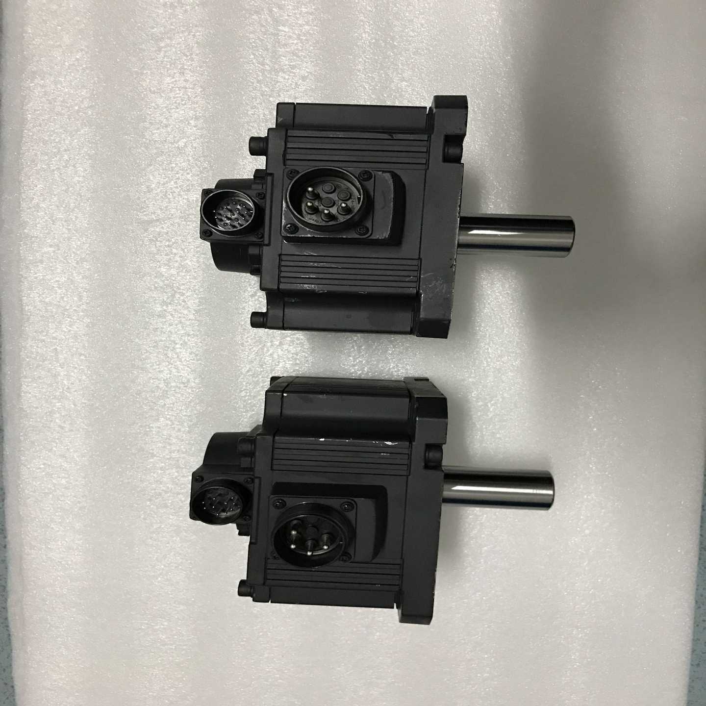 伺服电机 HC-SFS202 HC-SFS202K  设备拆机货 成色新 仪价