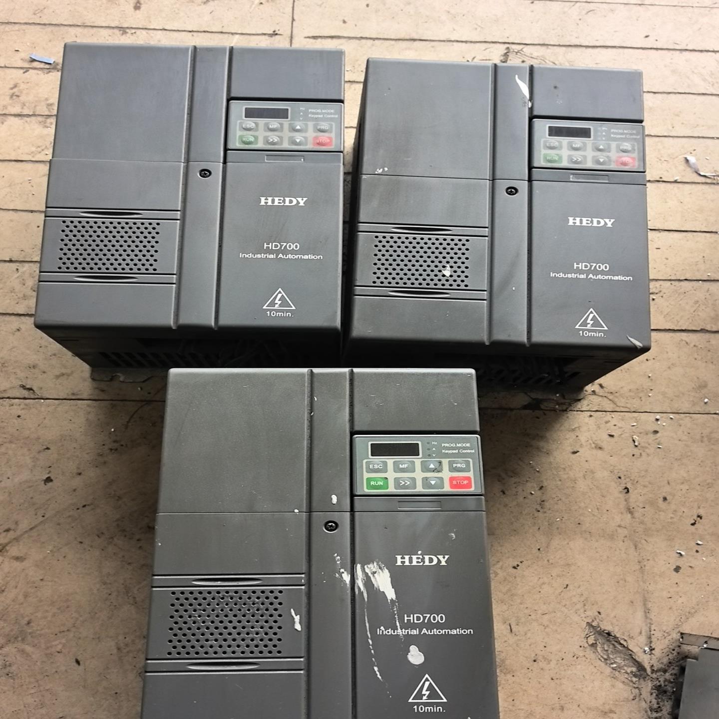 七喜变频器HD700，11kw，功能没问题，成色如图询价