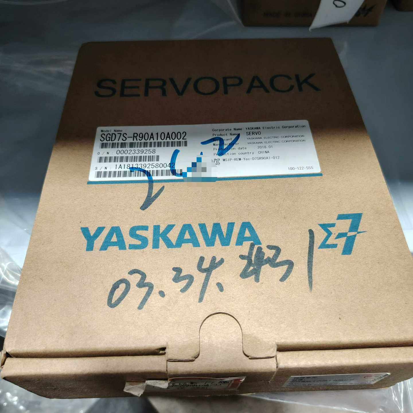 安川伺服驱动器SGD7S-R90A10A002实物图【卡奥电子】